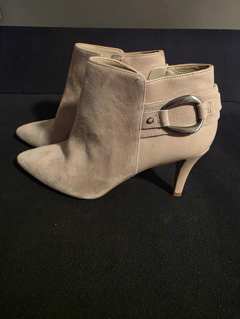 Vince Camuto Selmente Leather & Suede Ankle Booties Taupe Size 7.5